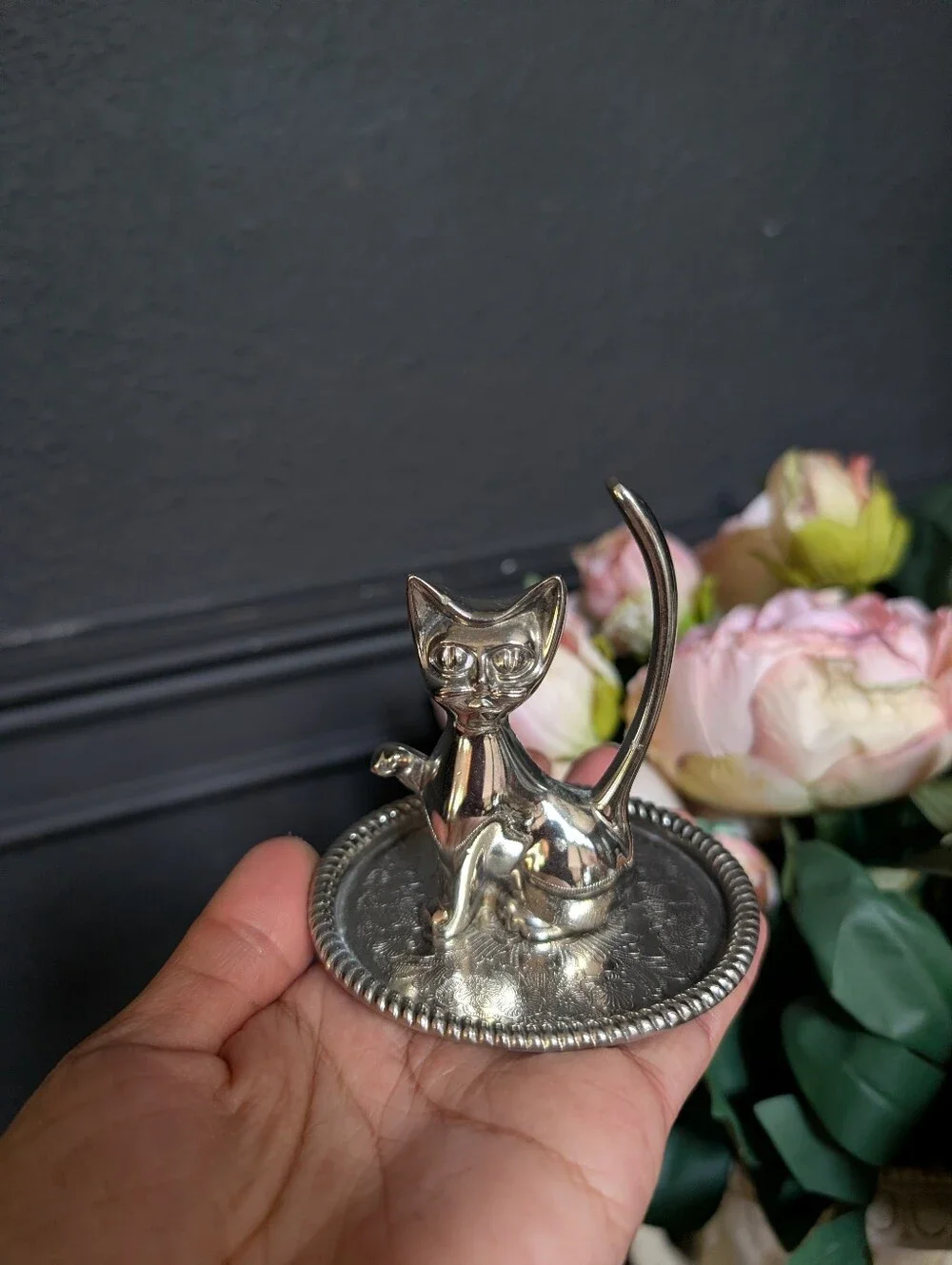 Vintage Silver Plated Cat Figurine, Metal Sculpture, Trinket / Ring holder 3.5